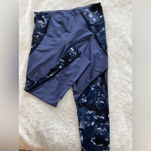 Under Armour women’s heatwave compression capri leggings XL